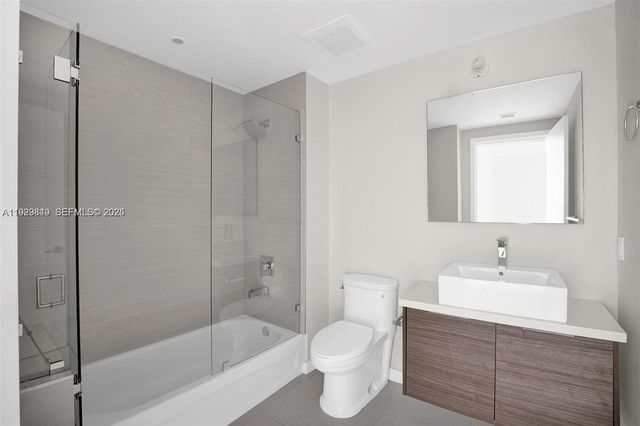 1010 SW 2nd Ave 1804, Miami, FL 33130