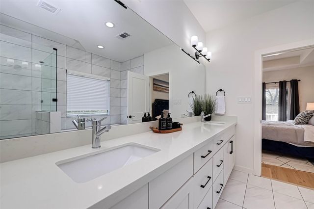 4101 Edison Street, Houston, TX 77009