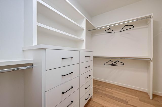 4101 Edison Street, Houston, TX 77009