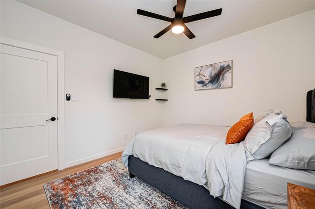 4101 Edison Street, Houston, TX 77009