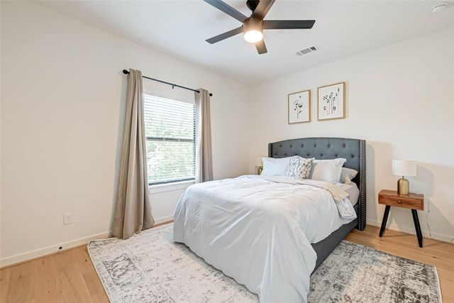 4101 Edison Street, Houston, TX 77009