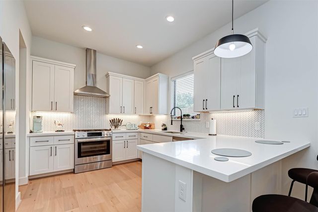 4101 Edison Street, Houston, TX 77009