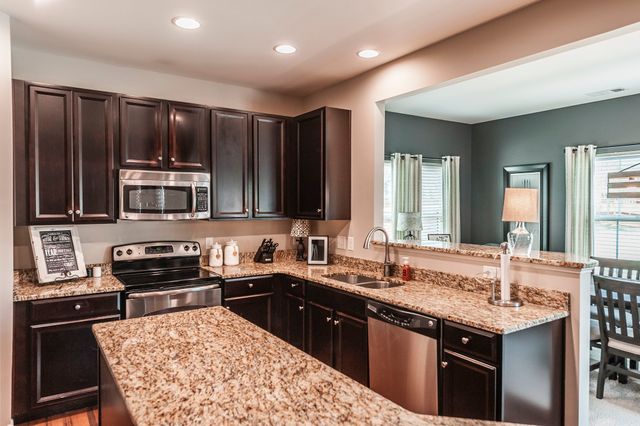 770 Nelms Dr, Gallatin, TN 37066
