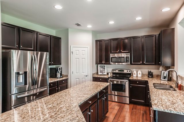 770 Nelms Dr, Gallatin, TN 37066
