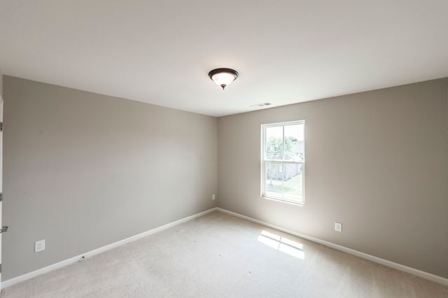 770 Nelms Dr, Gallatin, TN 37066