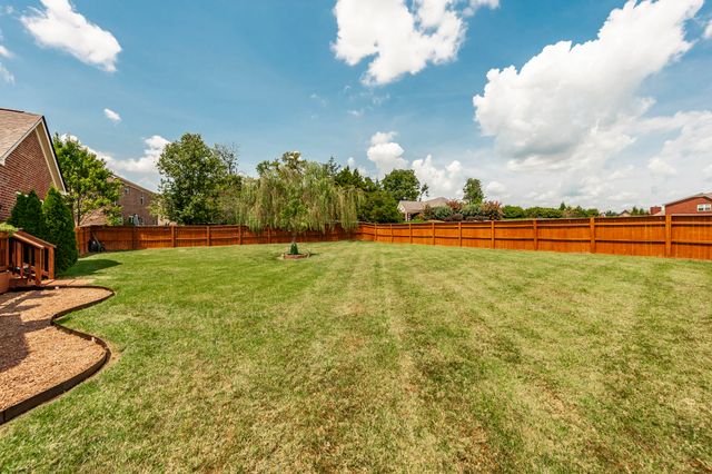 770 Nelms Dr, Gallatin, TN 37066