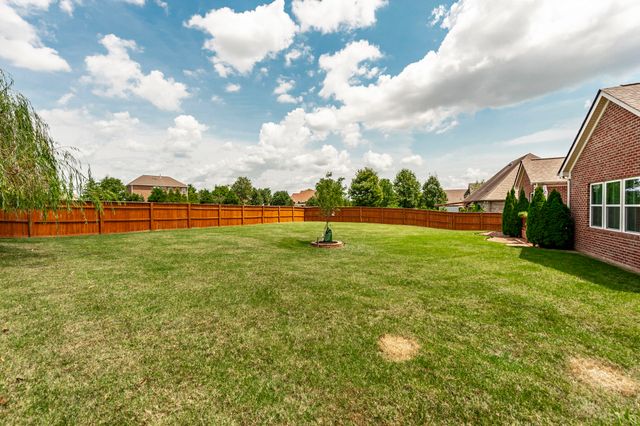770 Nelms Dr, Gallatin, TN 37066