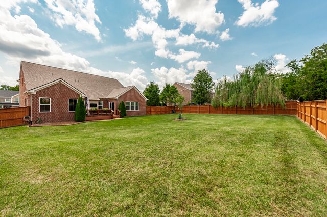 770 Nelms Dr, Gallatin, TN 37066