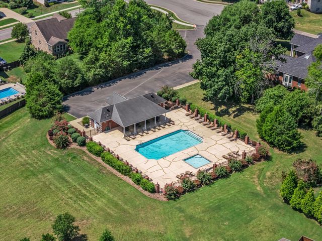 770 Nelms Dr, Gallatin, TN 37066