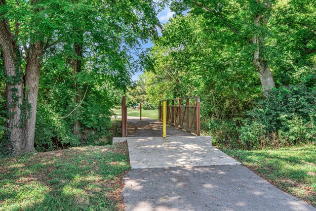 770 Nelms Dr, Gallatin, TN 37066