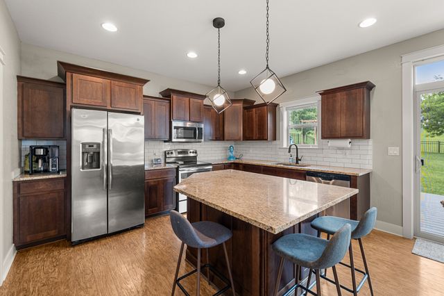 9324 Sugar Creek Circle, West Des Moines, IA 50266