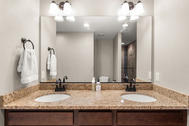 9324 Sugar Creek Circle, West Des Moines, IA 50266