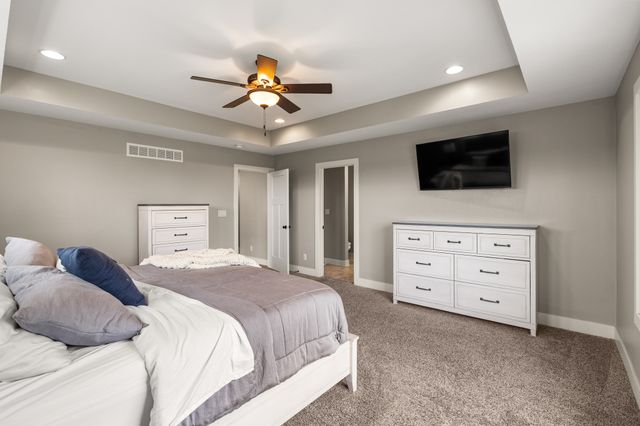 9324 Sugar Creek Circle, West Des Moines, IA 50266