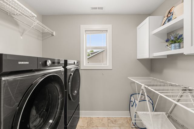 9324 Sugar Creek Circle, West Des Moines, IA 50266