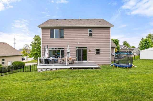 9324 Sugar Creek Circle, West Des Moines, IA 50266