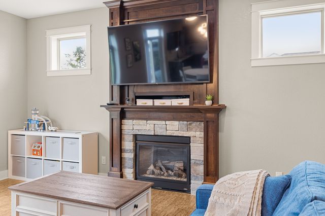 9324 Sugar Creek Circle, West Des Moines, IA 50266