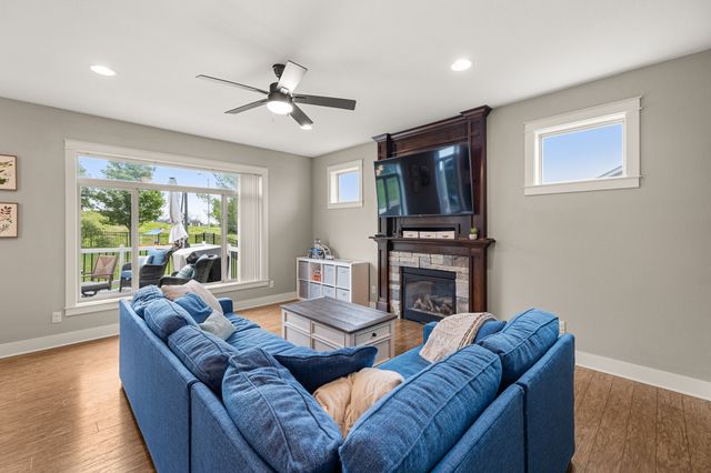 9324 Sugar Creek Circle, West Des Moines, IA 50266