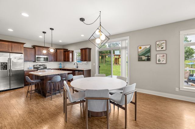 9324 Sugar Creek Circle, West Des Moines, IA 50266