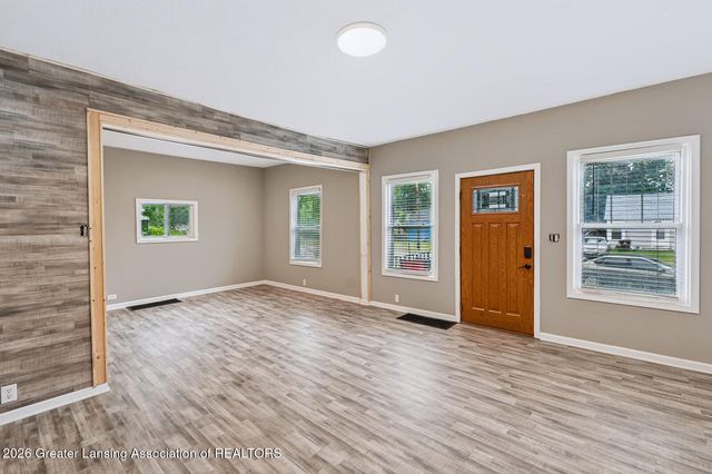 414 S Rosemary Street, Lansing, MI 48917