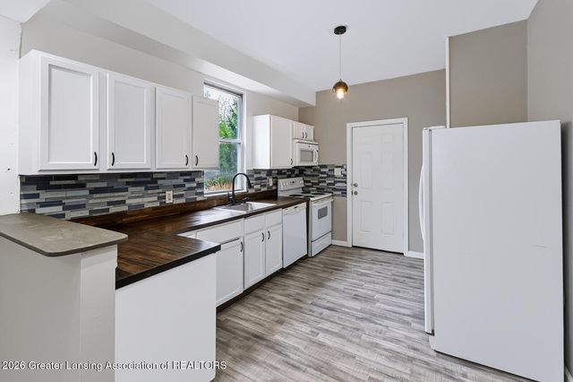 414 S Rosemary Street, Lansing, MI 48917