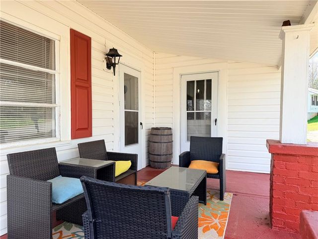 131 E Killian Street, Canton, GA 30114