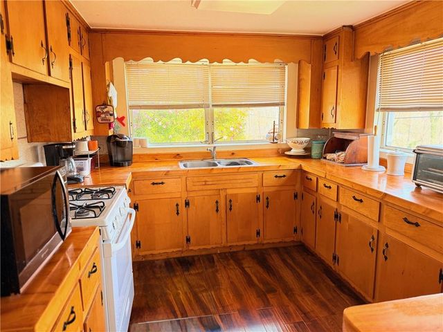 131 E Killian Street, Canton, GA 30114