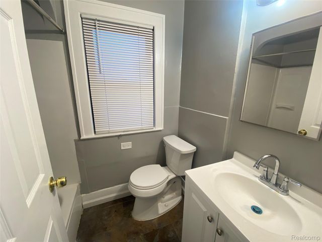 10301 W WARREN 2ND FLOOR W Warren Avenue, Dearborn, MI 48126