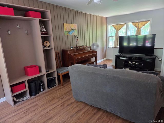 342 Coldenham Road, Walden, NY 12586