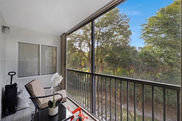 900 SW 142nd Ave 306L, Pembroke Pines, FL 33027