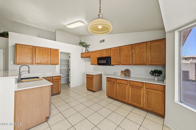 8024 E DOVER Street, Mesa, AZ 85207