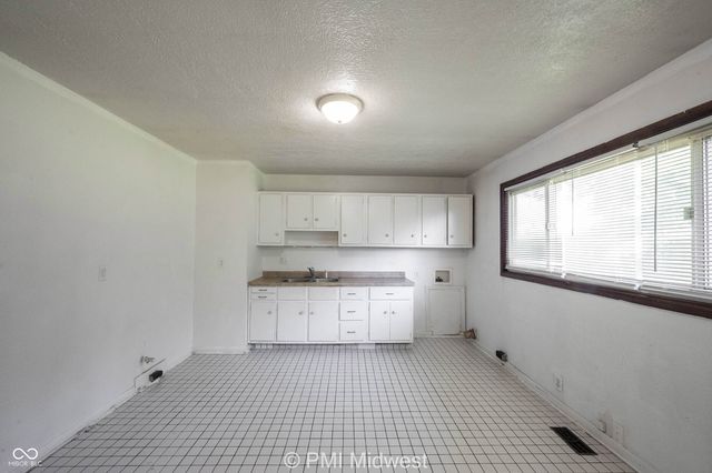 8124 E 37th Street, Indianapolis, IN 46226