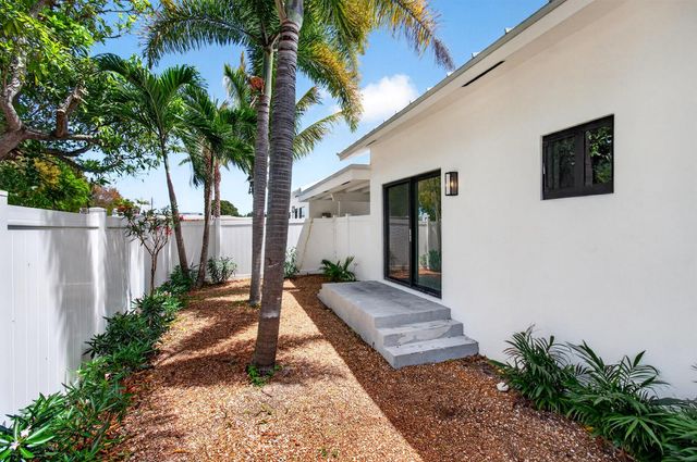 517 NW 1st Street, Delray Beach, FL 33444