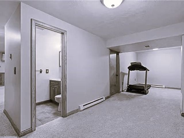 401 Lexington Dr, Southwest Greensburg Boro, PA 15601