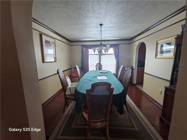 401 Lexington Dr, Southwest Greensburg Boro, PA 15601