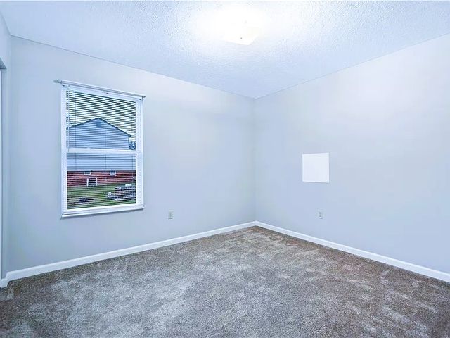 401 Lexington Dr, Southwest Greensburg Boro, PA 15601