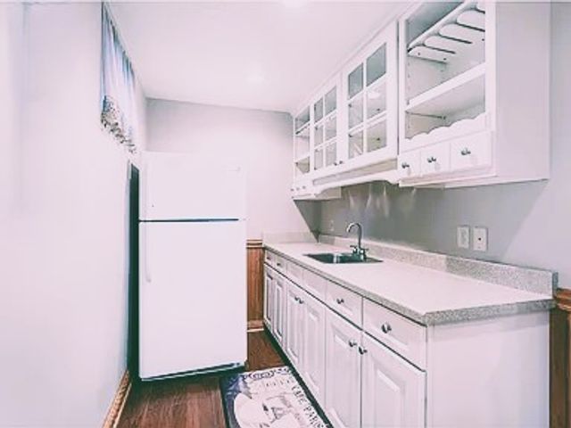 401 Lexington Dr, Southwest Greensburg Boro, PA 15601