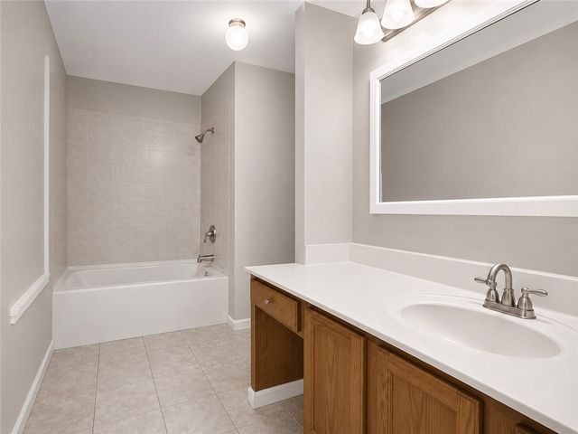 401 Lexington Dr, Southwest Greensburg Boro, PA 15601