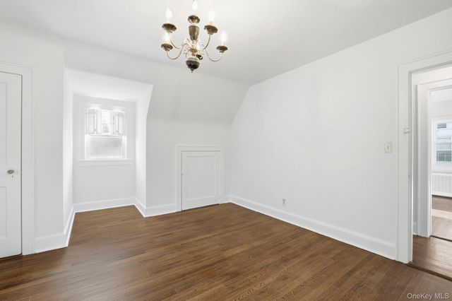 7 Jane Street, Hartsdale, NY 10530