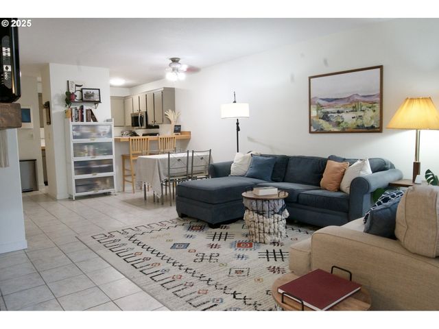 28740 Sw PARKWAY Ave D4, Wilsonville, OR 97070