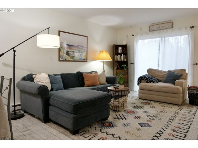 28740 Sw PARKWAY Ave D4, Wilsonville, OR 97070