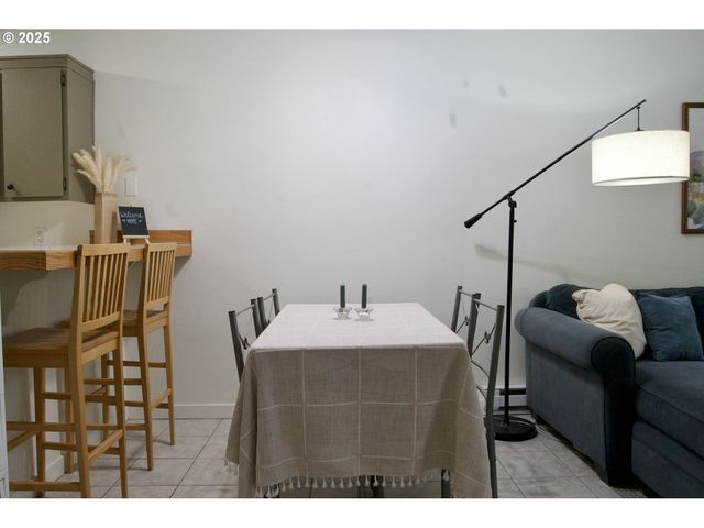 28740 Sw PARKWAY Ave D4, Wilsonville, OR 97070