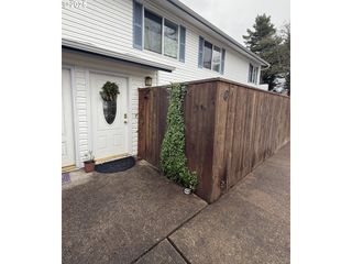 28740 Sw PARKWAY Ave D4, Wilsonville, OR 97070