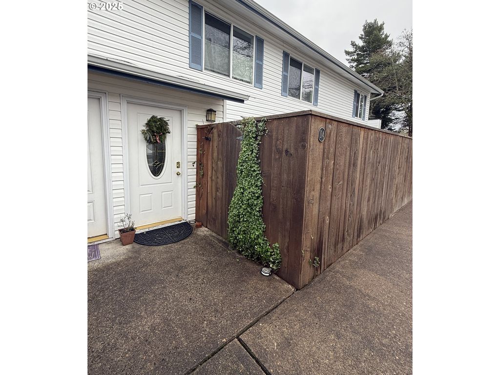 28740 Sw PARKWAY Ave D4, Wilsonville, OR 97070