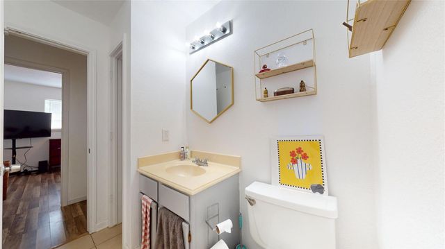 3902 Victoria Avenue, Dickinson, TX 77539