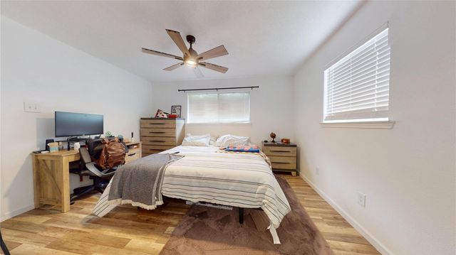 3902 Victoria Avenue, Dickinson, TX 77539