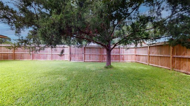 3902 Victoria Avenue, Dickinson, TX 77539