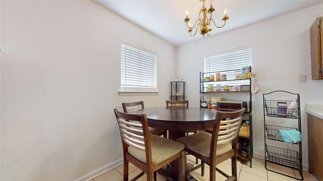 3902 Victoria Avenue, Dickinson, TX 77539