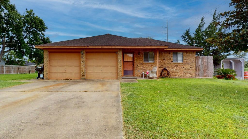 3902 Victoria Avenue, Dickinson, TX 77539