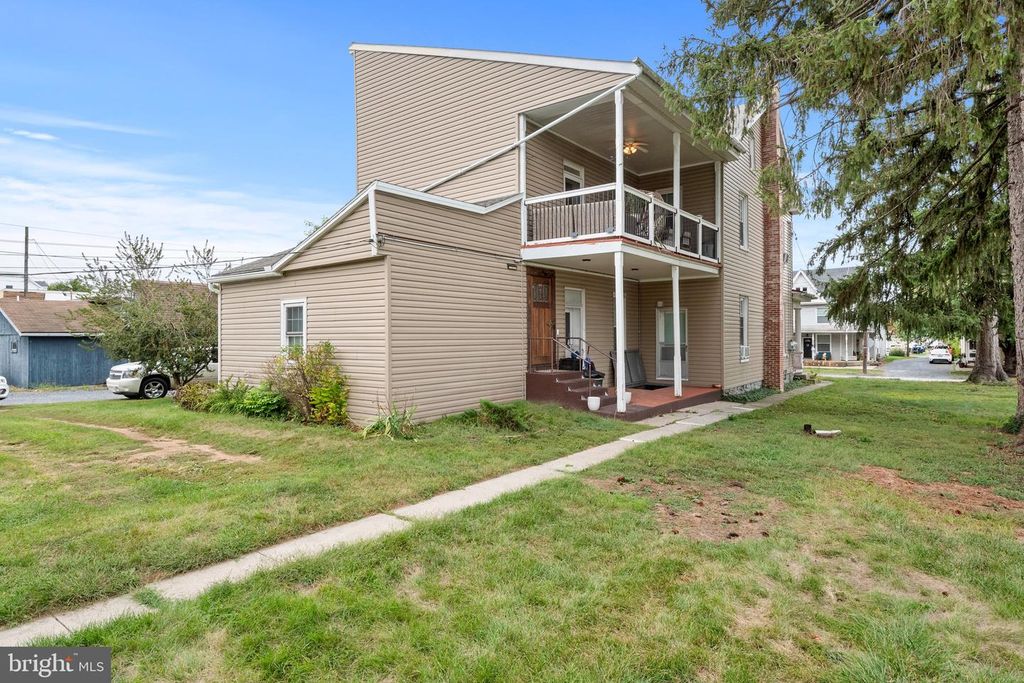 414 E MAIN ST, Palmyra, PA 17078