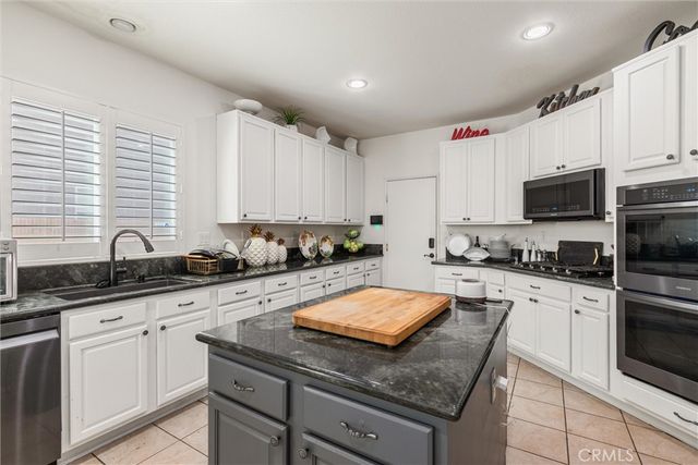 43354 Sunny Ln, Lancaster, CA 93536